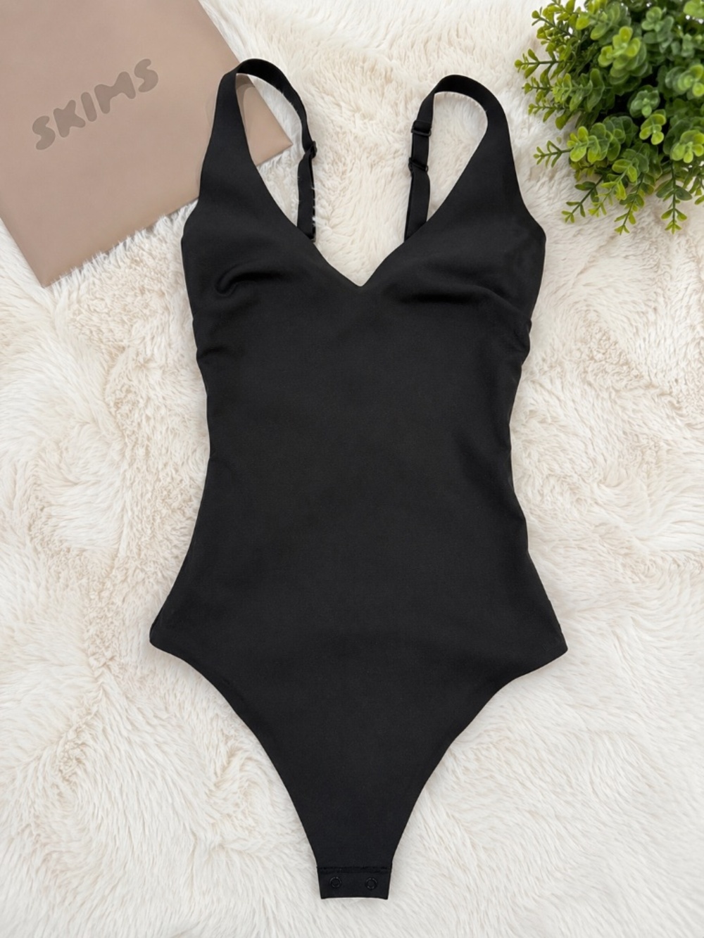 SKIMS Sculpting Seamless Bodysuit Black Size M Adjustable Straps Shapewear
